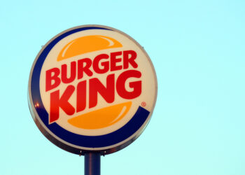 Restaurant Brands supera previsiones, pero acción cae 5% pese al impulso de Burger King