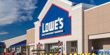 Lowe’s supera previsiones pese a la presión del mercado inmobiliario en EE.UU.