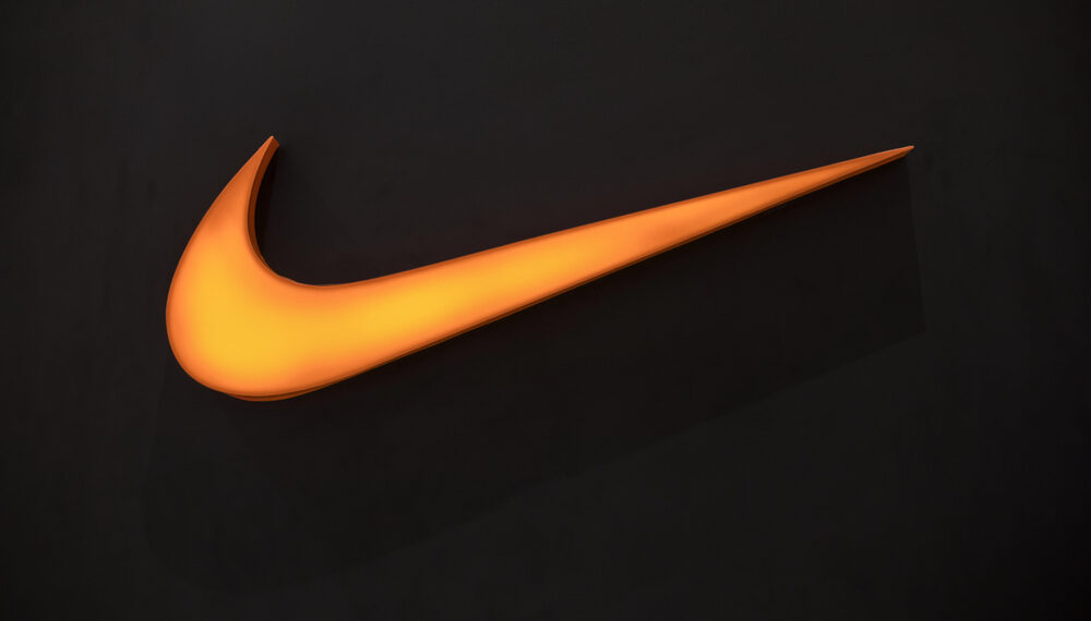 CEO de Nike apuesta $2 millones por la compañía pese a caída de ventas y dudas de Wall Street