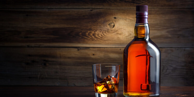 Trump elimina aranceles al whisky y reabre el comercio entre EE.UU. y Reino Unido