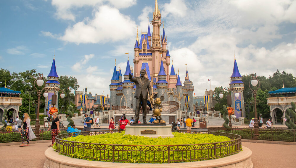 Disney supera previsiones y sube 7% impulsada por streaming y parques