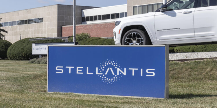 Stellantis supera expectativas, pero acciones caen hasta 10% pese a fuerte crecimiento