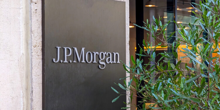 JPMorgan recomienda libros sobre inteligencia artificial, liderazgo y longevidad para el verano