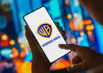 Warner Bros. Discovery profundiza pérdidas por ajustes contables mientras acelera su giro hacia el streaming