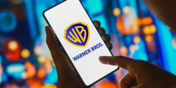 Warner Bros. Discovery profundiza pérdidas por ajustes contables mientras acelera su giro hacia el streaming