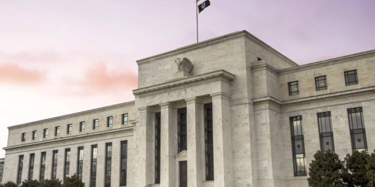La FED enfrenta cada vez mayor presión para bajar las tasas de interés: ¿Lo hará?