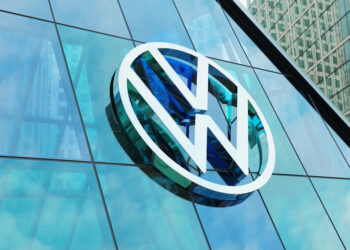 Volkswagen advierte más recortes tras caída del 14% en beneficios y presión por aranceles