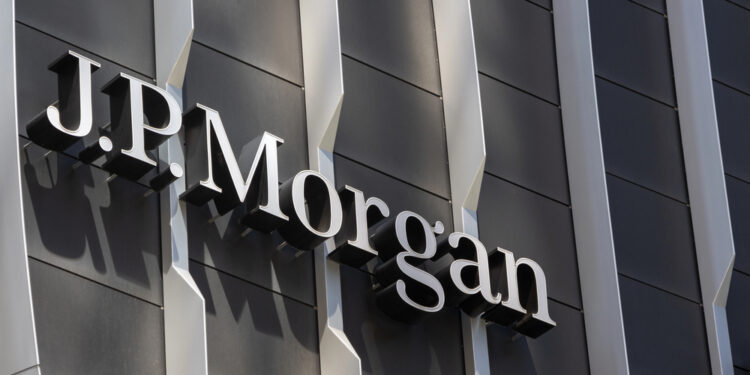 JPMorgan intentó frenar escándalo con oferta de $1 millón antes de que caso se hiciera viral, según WSJ