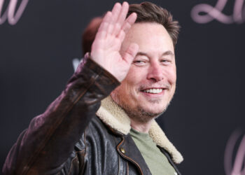 El paquete salarial de Elon Musk en Tesla alcanza los $158.4 mil millones en 2025