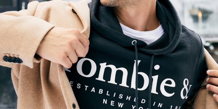 Abercrombie supera expectativas, pero la tensión en Medio Oriente golpea sus ventas internacionales