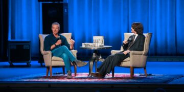 Newsom respalda a Karen Bass en una cerrada carrera por la alcaldía de Los Ángeles