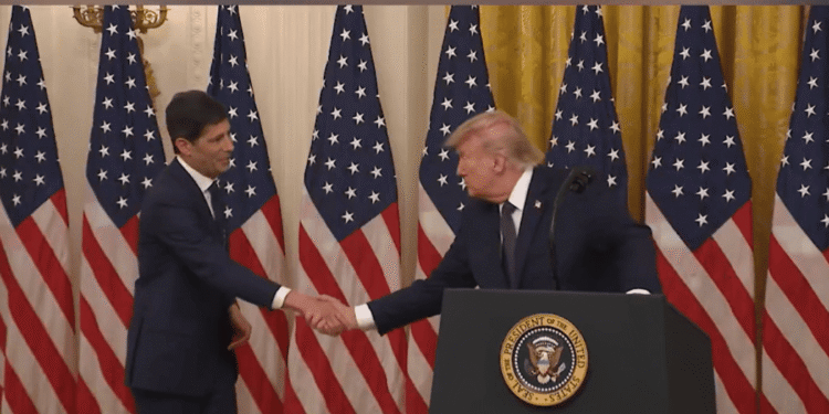 Kevin Warsh asume la FED en reemplazo de Jerome Powell: Wall Street ya teme nuevas subidas de tasas