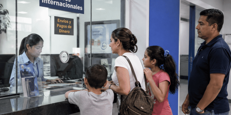 Remesas hacia América Latina rompieron récord en 2025: México fue la excepción