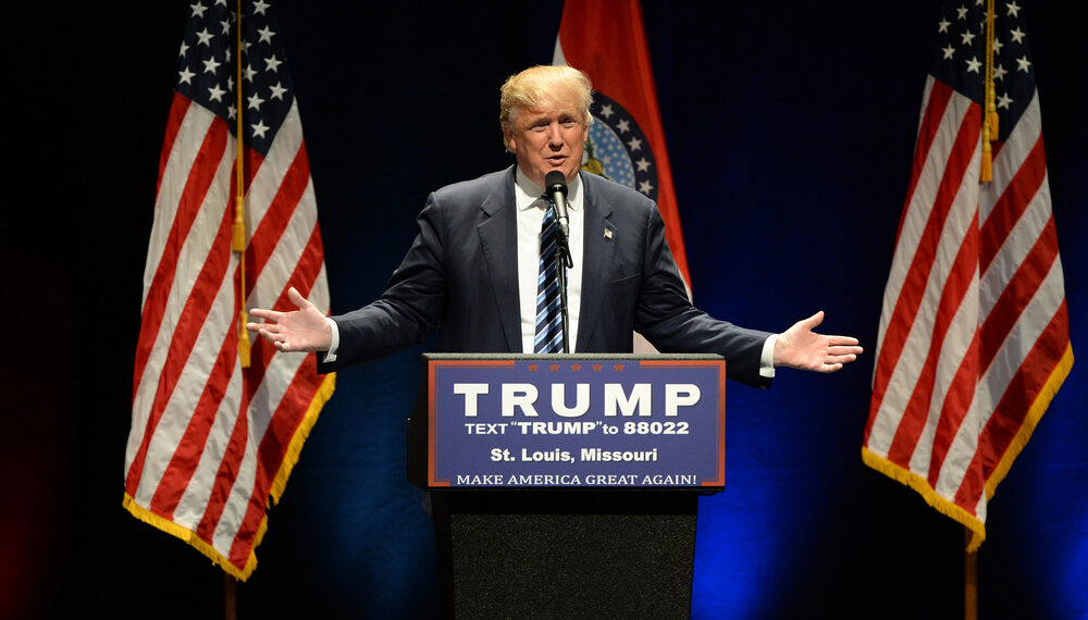 Administración Trump daría marcha atrás a fondo de $1,800 millones tras presión judicial y política