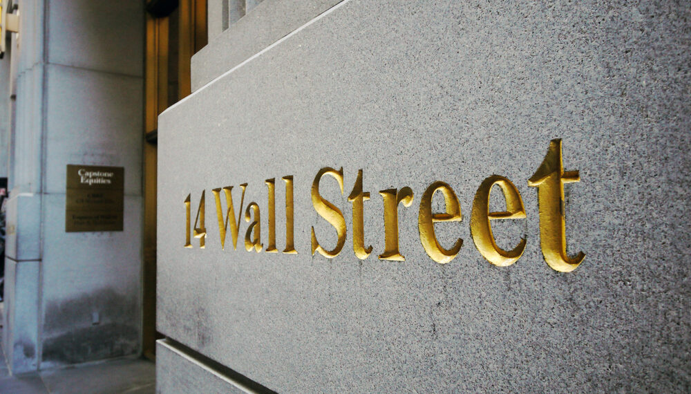 Wall Street marca nuevos récords mientras el petróleo cae por expectativas de un acuerdo entre Estados Unidos e Irán