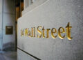Wall Street marca nuevos récords mientras el petróleo cae por expectativas de un acuerdo entre Estados Unidos e Irán
