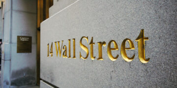 Wall Street marca nuevos récords mientras el petróleo cae por expectativas de un acuerdo entre Estados Unidos e Irán