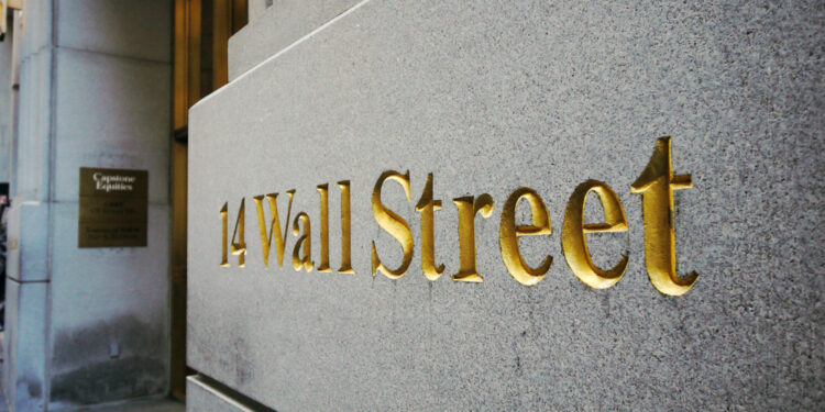 Wall Street marca nuevos récords mientras el petróleo cae por expectativas de un acuerdo entre Estados Unidos e Irán