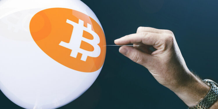 Bitcoin alcanza su nivel más bajo desde 2024: Su valor es menos de la mitad de su máximo histórico