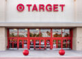 Target, Walmart y Amazon pierden apoyo entre consumidores LGBTQ+ por políticas de inclusión