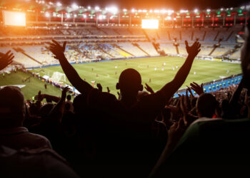 Pausas de hidratación de la FIFA desatan polémica: ¿Beneficia a los jugadores?