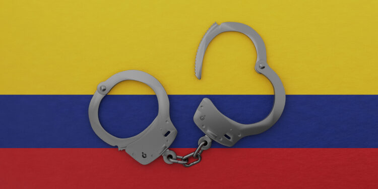 Presuntos acuerdos ocultos entre el grupo narcotraficante “Clan del Golfo” y el gobierno de Gustavo Petro, según revelaciones de Noticias Caracol