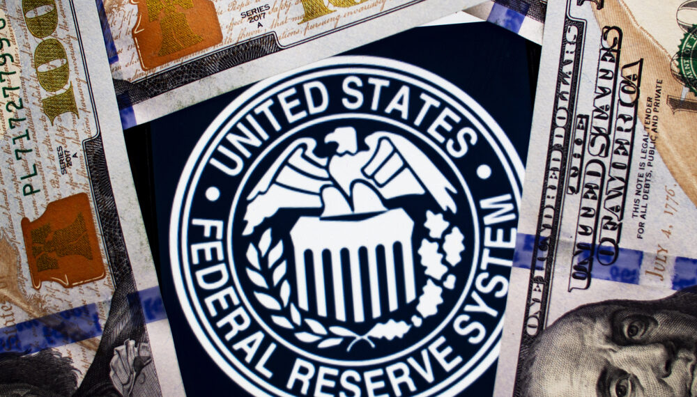 Wall Street cae tras primera reunión de Warsh al frente de la FED: S&P 500, Nasdaq y Dow Jones reaccionan