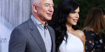 Lauren Sánchez gana influencia en la filantropía de Bezos mientras acelera el reparto de un fondo de $10,000 millones
