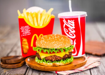 McDonald’s acelera cambios en su menú y restaurantes para defender su liderazgo global