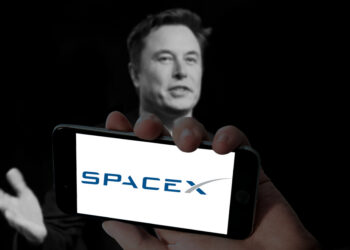 Congresista pide detener la salida a bolsa de SpaceX y esta es la inesperada razón