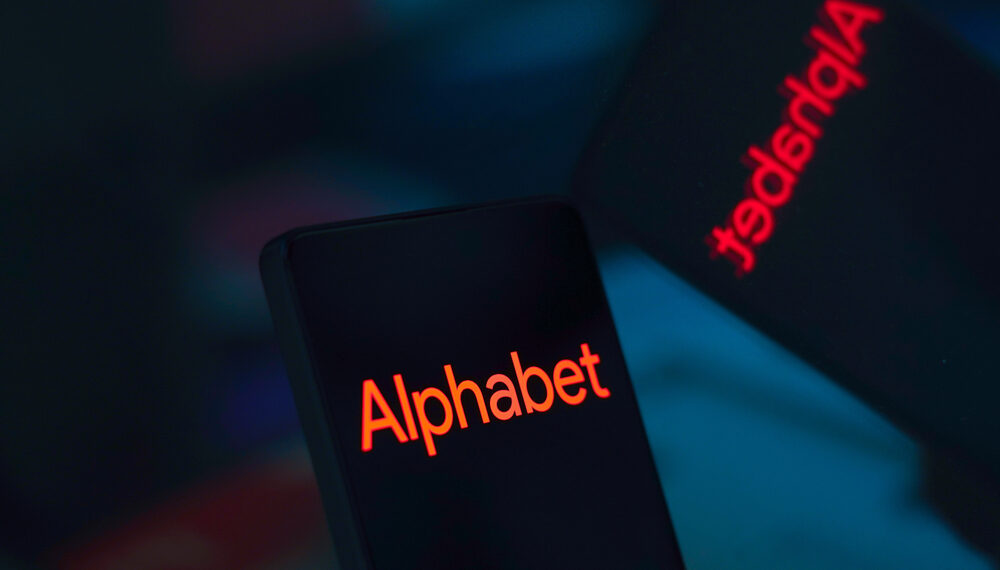 Alphabet sorprende al sector tecnológico con una histórica venta de acciones por $80,000 millones: ¿Qué hay detrás?