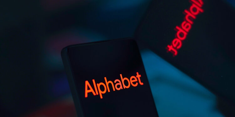 Alphabet sorprende al sector tecnológico con una histórica venta de acciones por $80,000 millones: ¿Qué hay detrás?