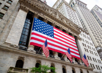 Se enfría el furor tecnológico: Semiconductores arrastran al Nasdaq y golpean a Wall Street
