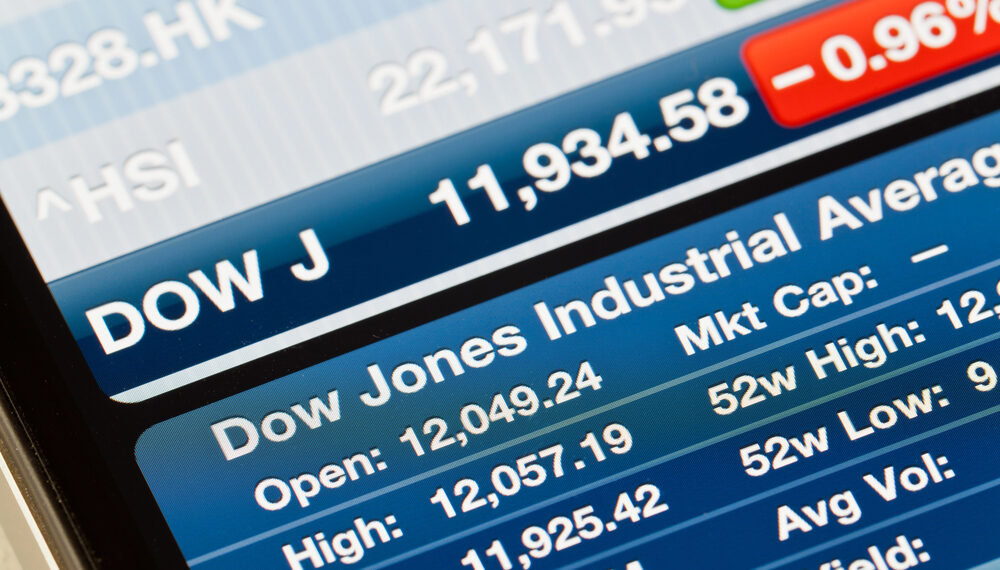 Las acciones tradicionales toman el control de Wall Street y empujan al Dow a niveles récord