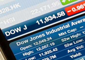 Las acciones tradicionales toman el control de Wall Street y empujan al Dow a niveles récord