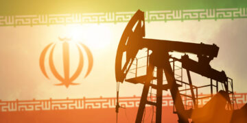 Irán recupera acceso al dólar para vender petróleo mientras avanzan las negociaciones nucleares con Estados Unidos