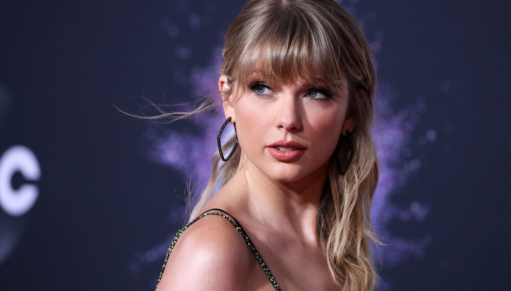 Taylor Swift revela el inesperado vínculo emocional detrás de su nueva canción para Toy Story 5