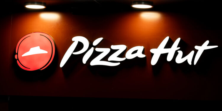 Yum Brands vende Pizza Hut por $2,700 millones