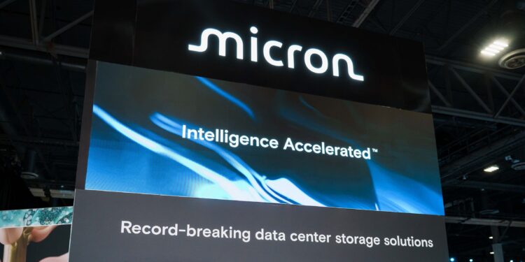 Acciones de Micron se disparan 15% tras cuadruplicar ingresos y superar a Nvidia en rentabilidad gracias a la iA