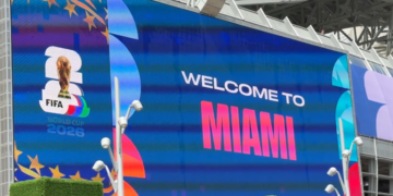 El FIFA Fan Fest de Miami colapsa: Miles de aficionados llenan el recinto y obligan a cerrar los accesos