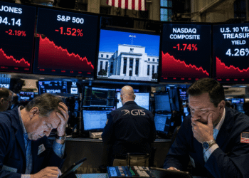 Wall Street castiga a la Reserva Federal: El Dow Jones sufre su peor caída desde 2025