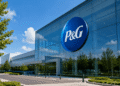 Procter & Gamble reduce ganancias y anticipa otro año de crecimiento moderado