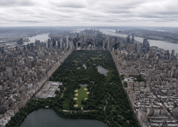 Nueva York frena otra conversión de oficinas en viviendas en Manhattan luego del fiasco del antiguo edificio de Pfizer