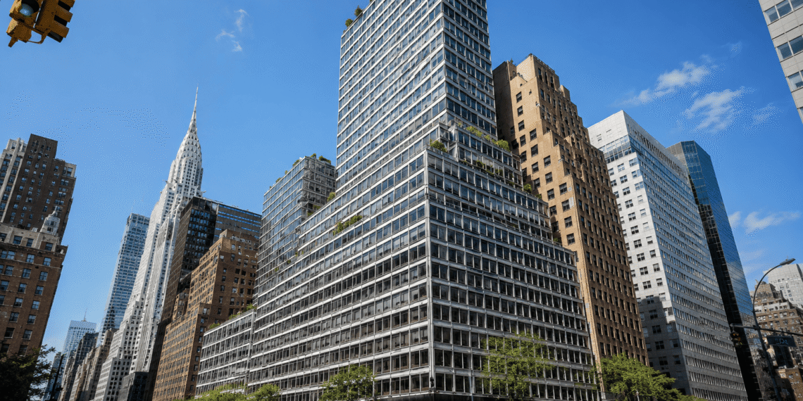 Riesgo de colapso de rascacielos ubicado en pleno corazón de Nueva York: Pánico y alarmas
