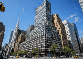 Riesgo de colapso de rascacielos ubicado en pleno corazón de Nueva York: Pánico y alarmas