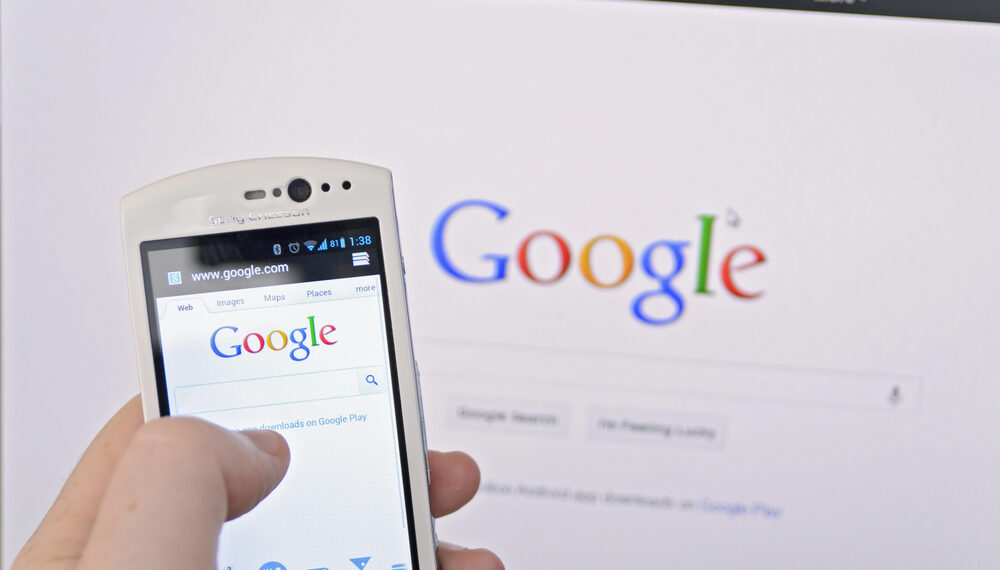 ¿Google está usando tus búsquedas con fotos y voz para entrenar su IA? Esto es lo que debes revisar