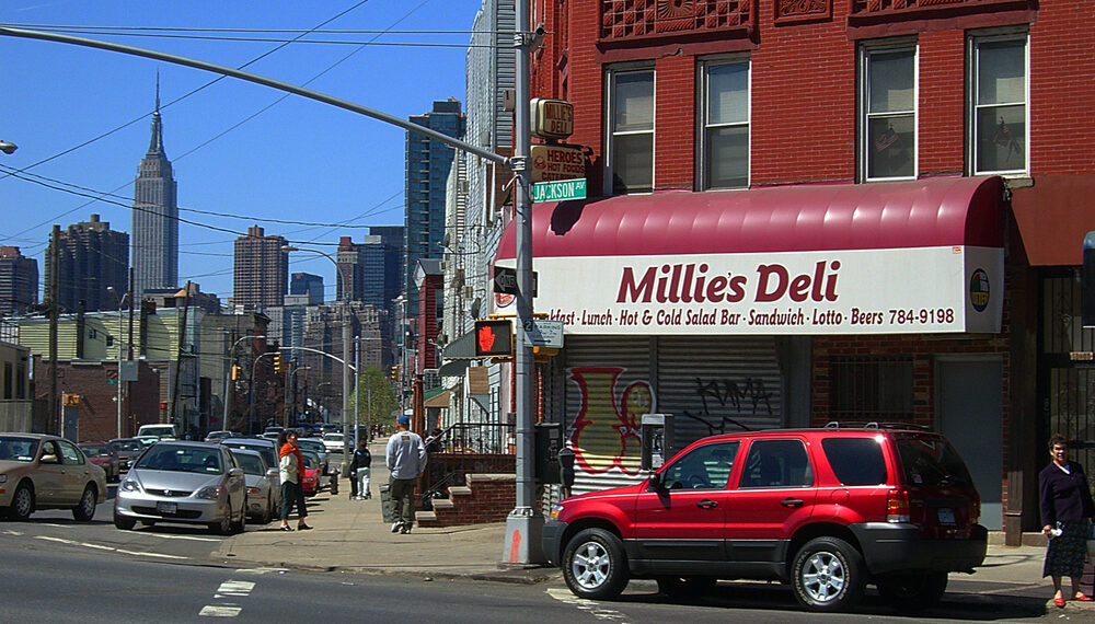 Nueva York ampliará su mapa de barrios inmigrantes tras críticas por exclusiones