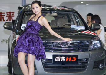 Mercado automotor de China se dirige a su peor año desde 2021 y esta es la causa