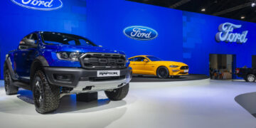 Ford tropieza en el segundo trimestre: Caen las ventas y menor demanda de vehículos eléctricos