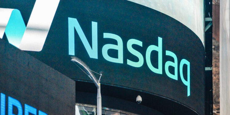 Wall Street cierra en rojo: Nasdaq cae 1.4% por el desplome de los semiconductores